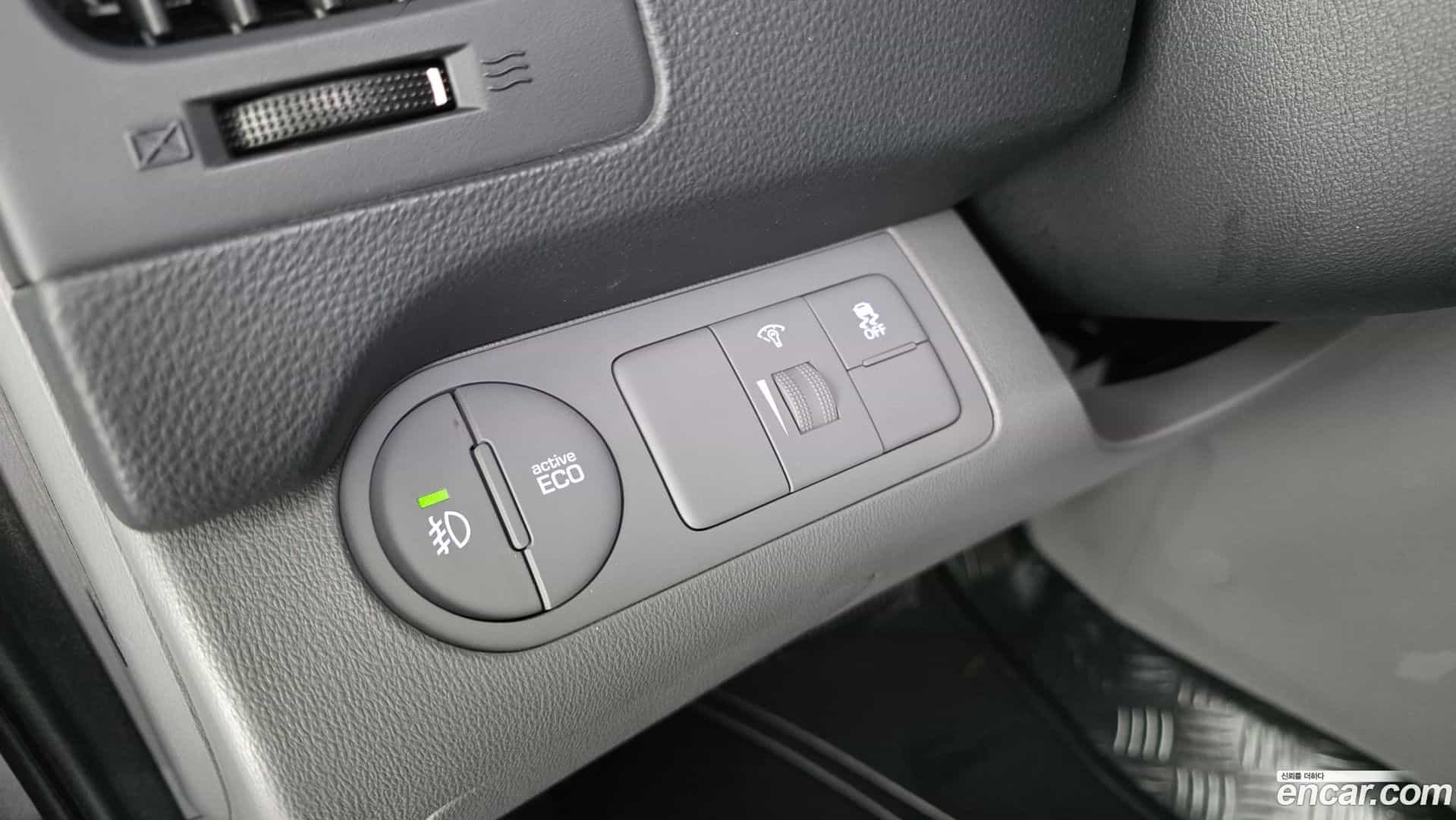 Starex Hyundai 2020.6-OPTION-017