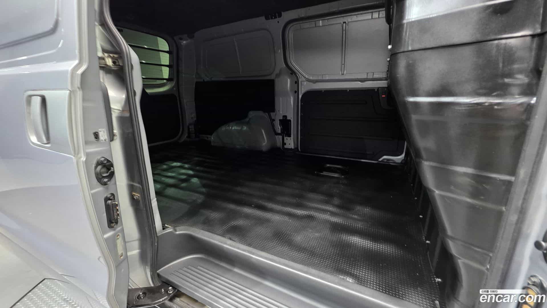 Starex Hyundai 2020.6-OPTION-023