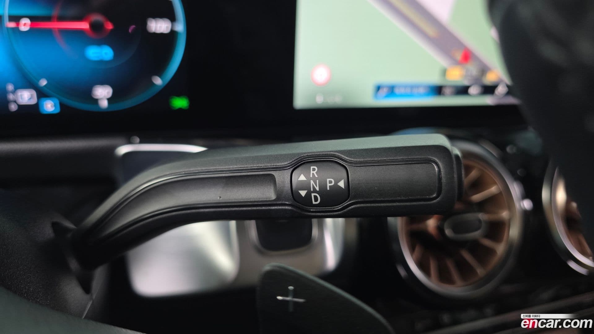 Main__Slider__Photo:EQB Mercedes-Benz 2023.7-8