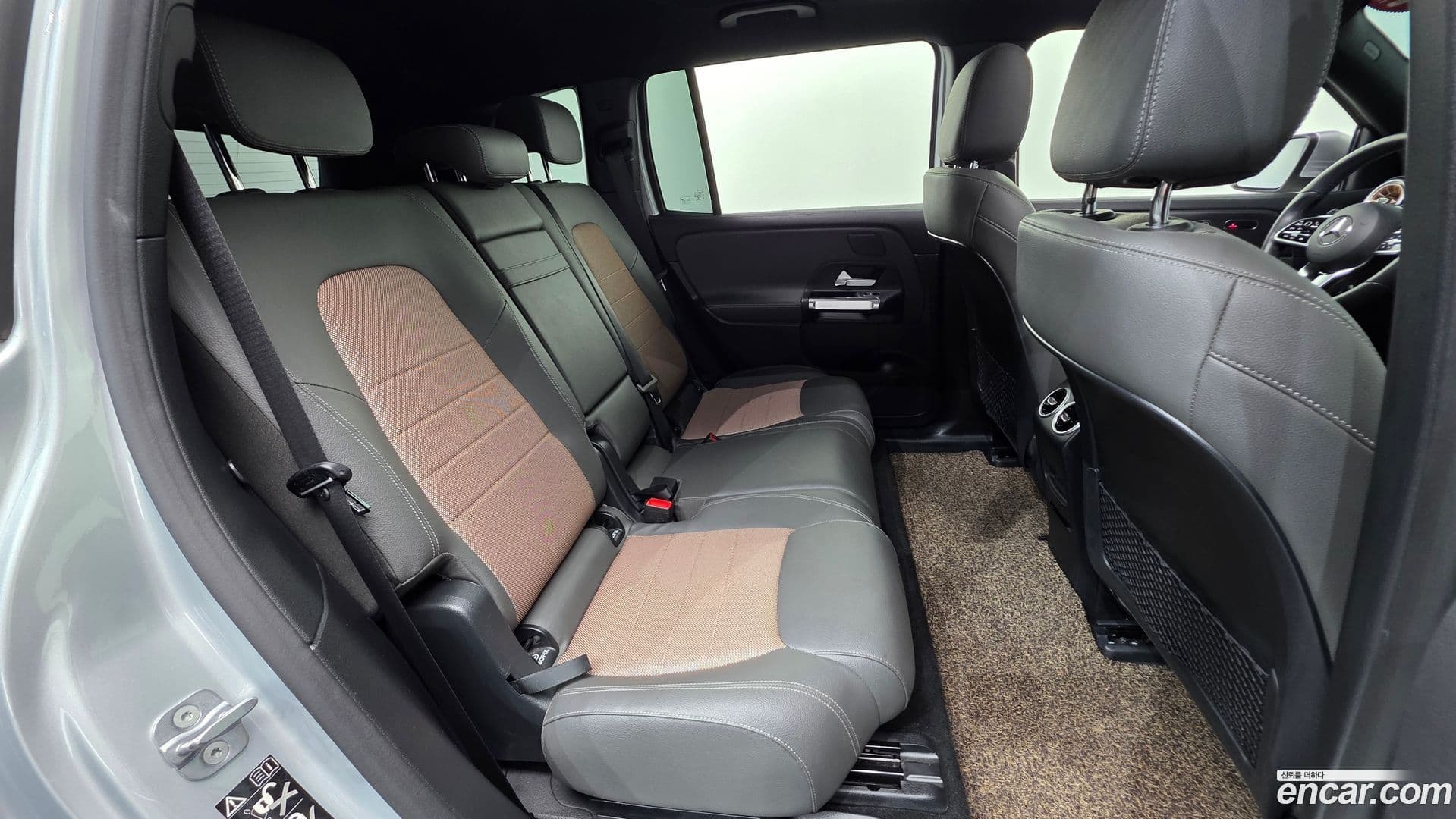 Main__Slider__Photo:EQB Mercedes-Benz 2023.7-18