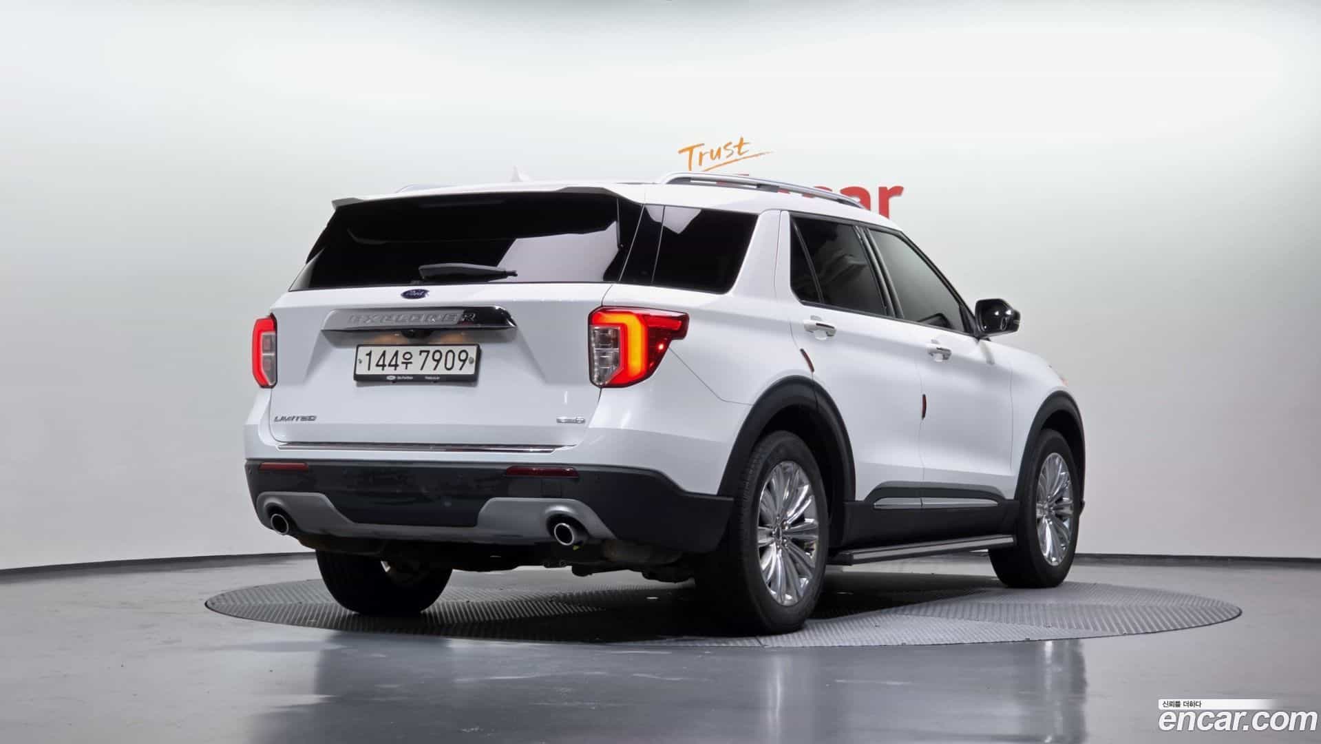 Explorer Ford 2020.4-OUTER-002