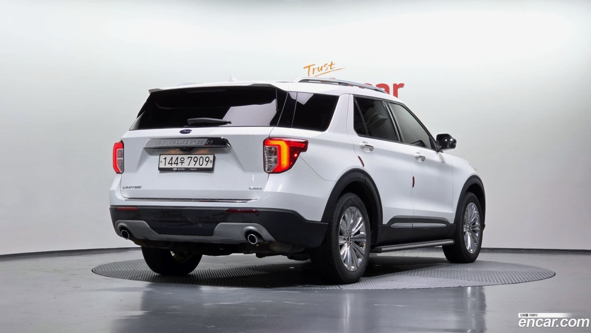 Main__Slider__Photo:Explorer Ford 2020.4-1