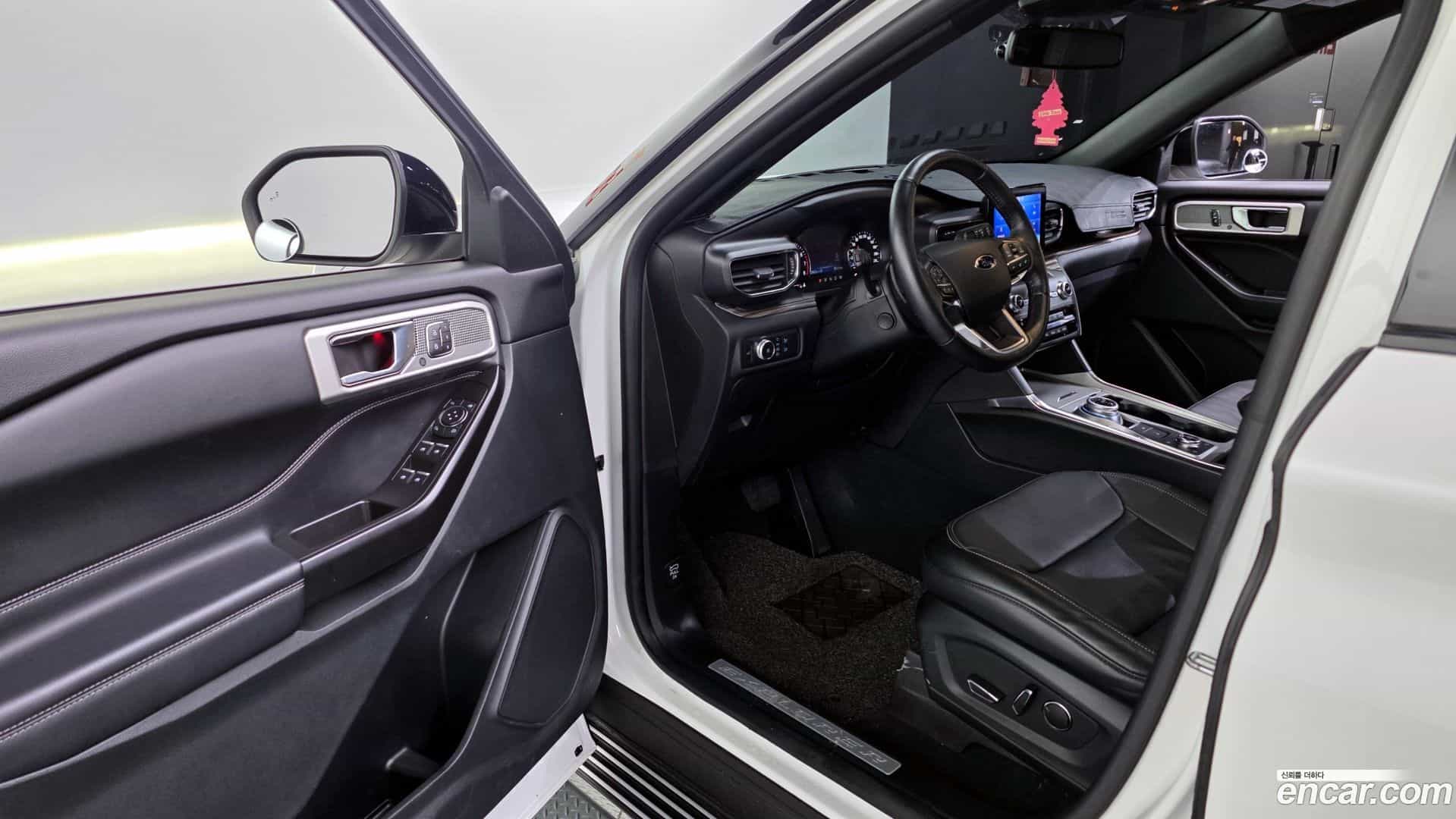 Explorer Ford 2020.4-INNER-010