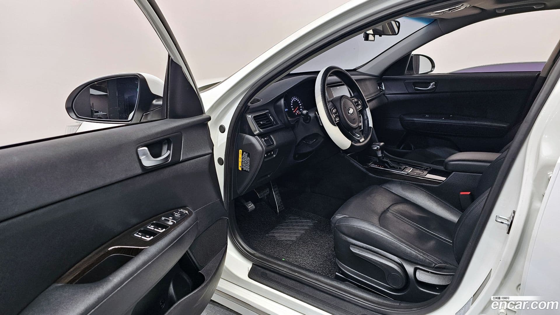 Main__Slider__Photo:K5 Kia 2015.7-10