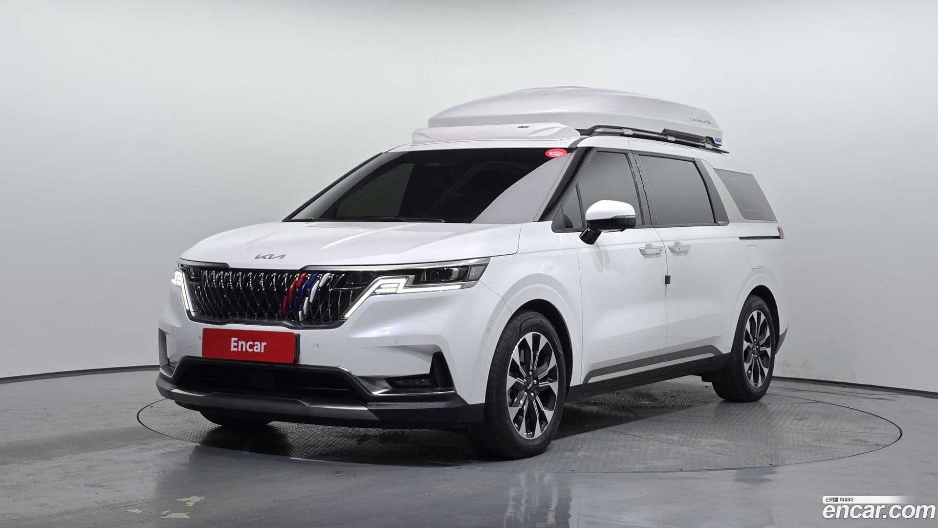 Main__Slider__Photo:Canival Kia 2022.5-0