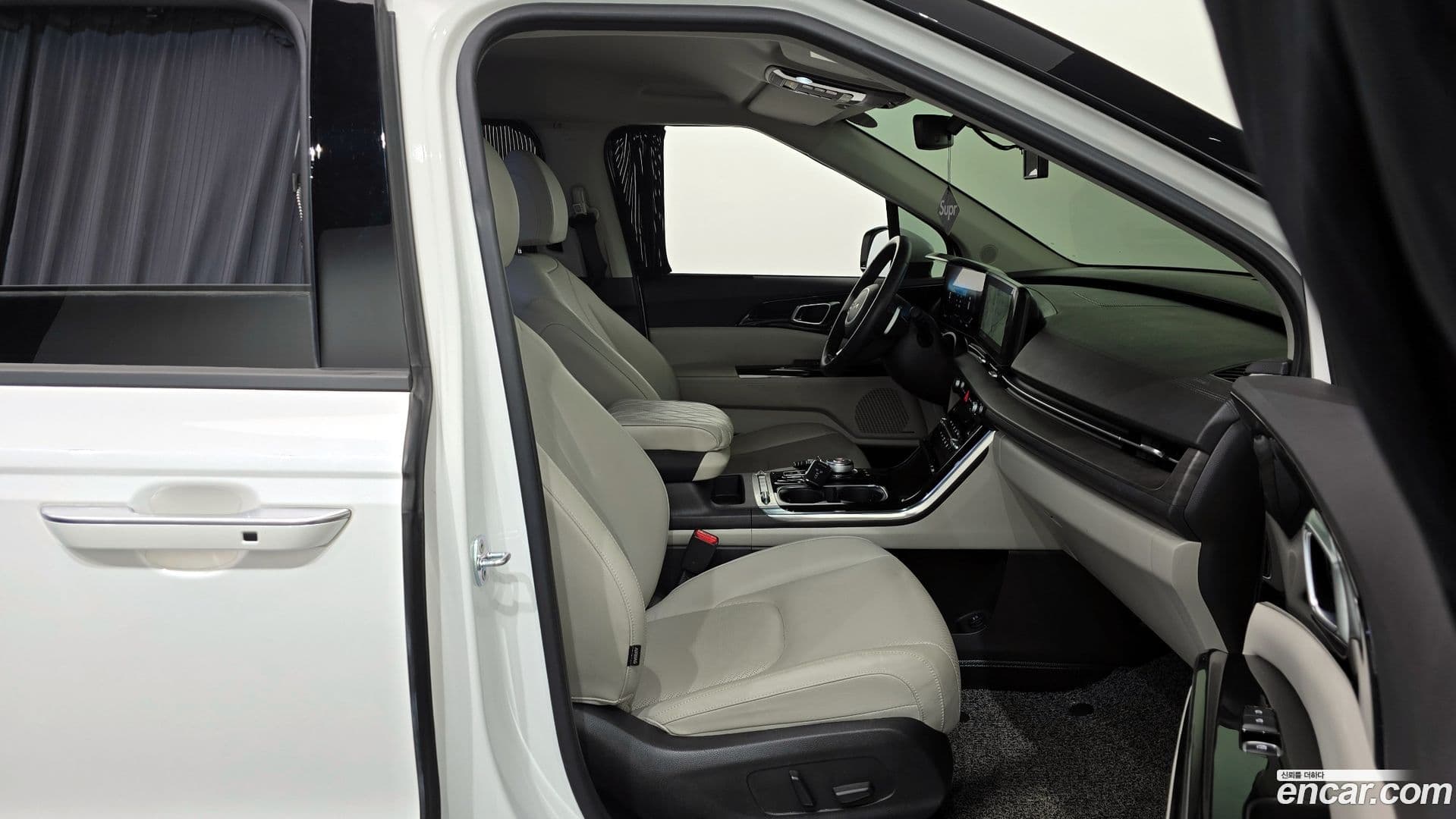 Main__Slider__Photo:Canival Kia 2022.5-10