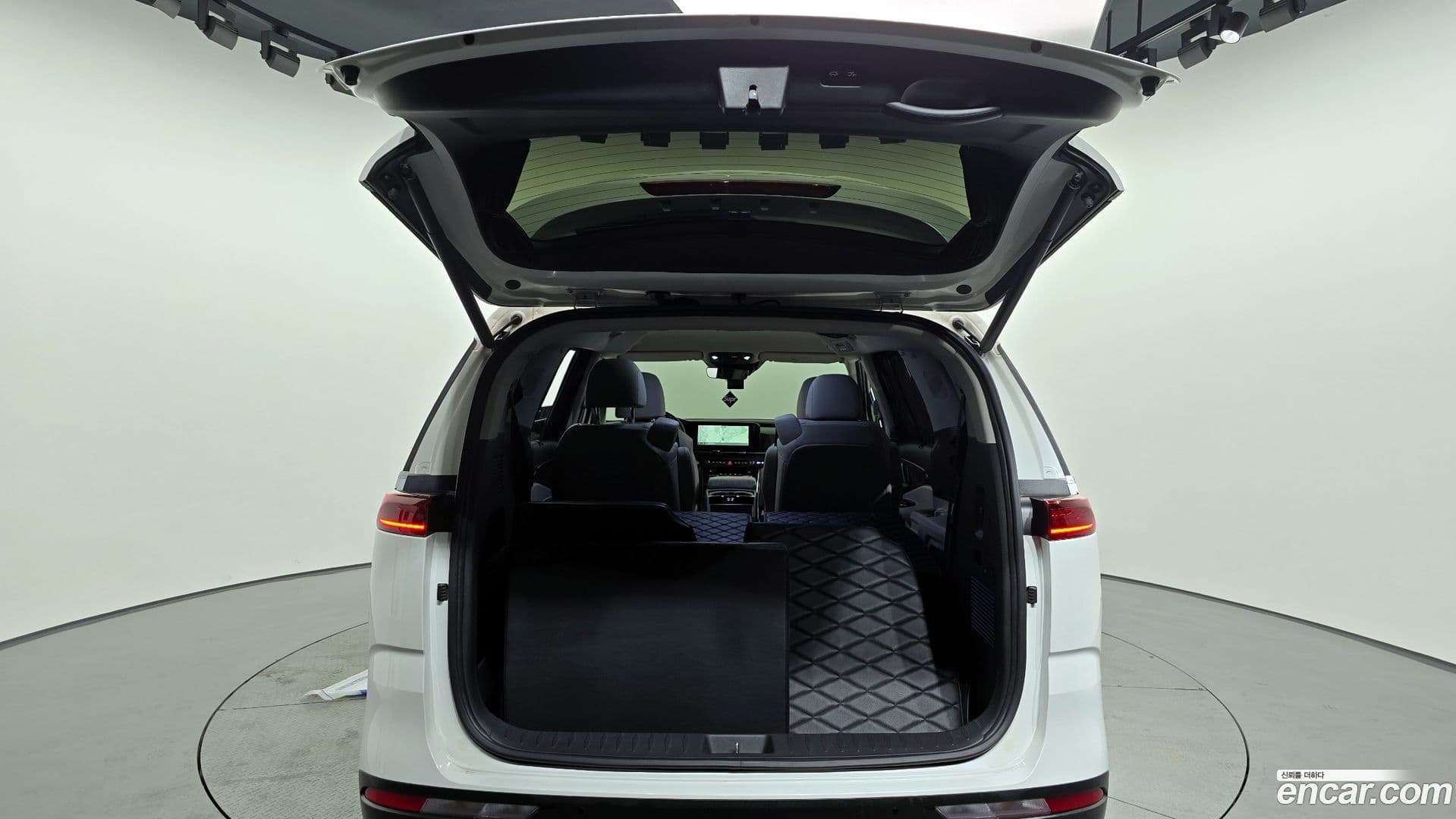 Main__Slider__Photo:Canival Kia 2022.5-19