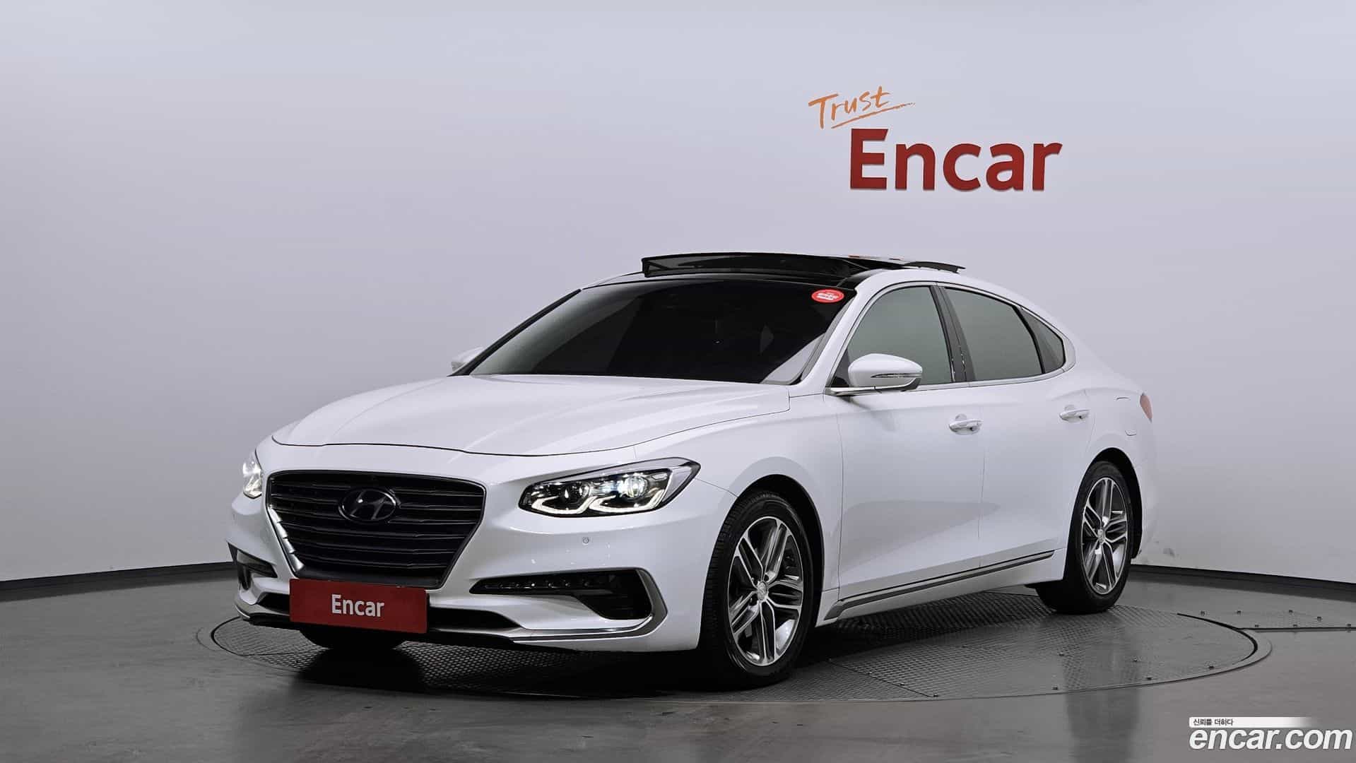 Grandeur Hyundai 2018.10-OUTER-001