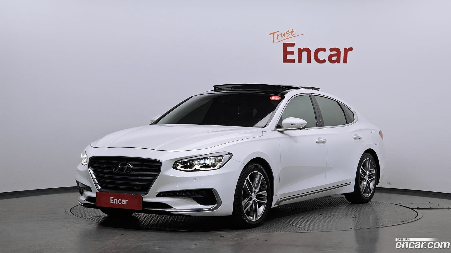 Main__Slider__Photo:Grandeur Hyundai 2018.10-0