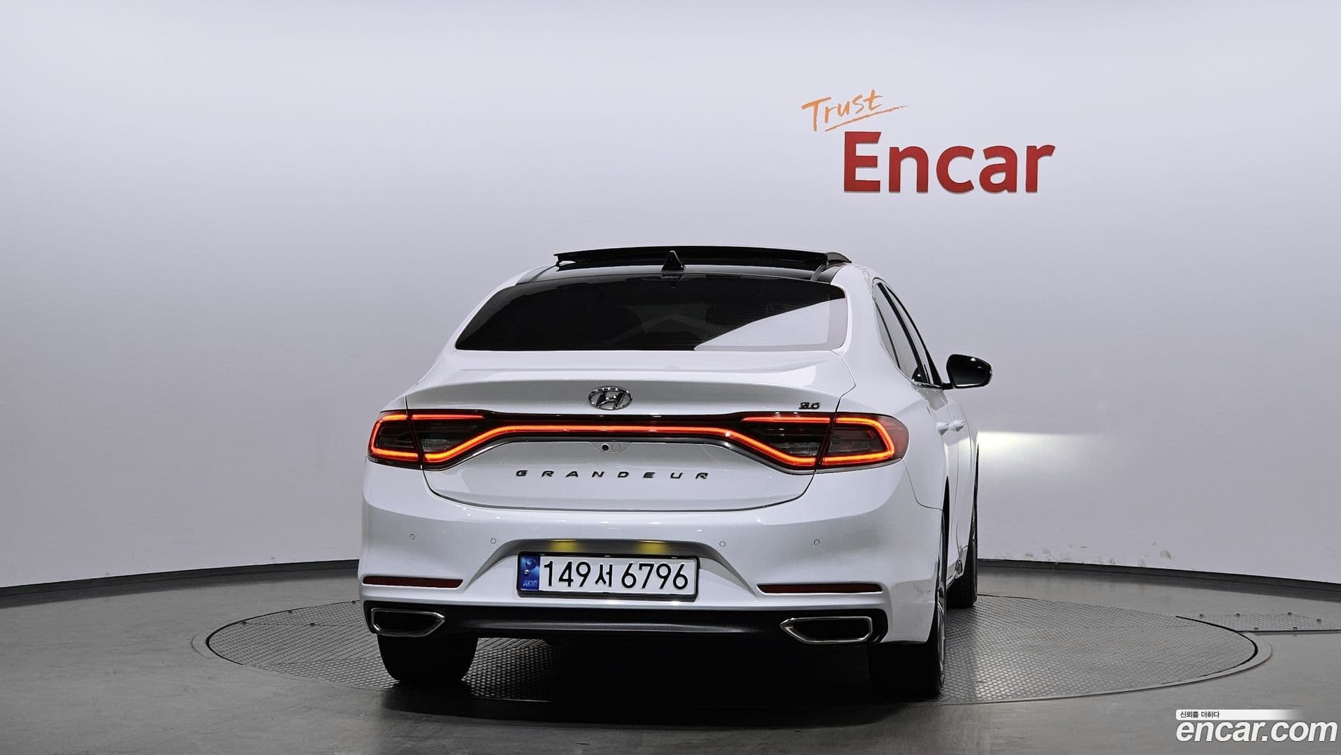 Main__Slider__Photo:Grandeur Hyundai 2018.10-3