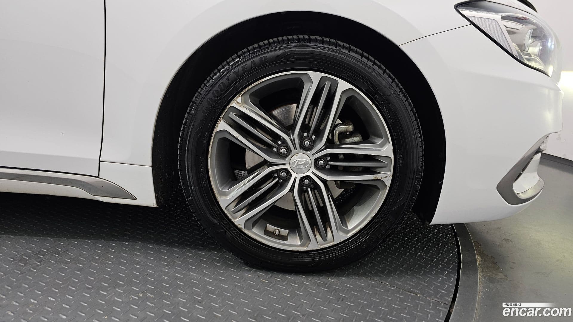 Main__Slider__Photo:Grandeur Hyundai 2018.10-4