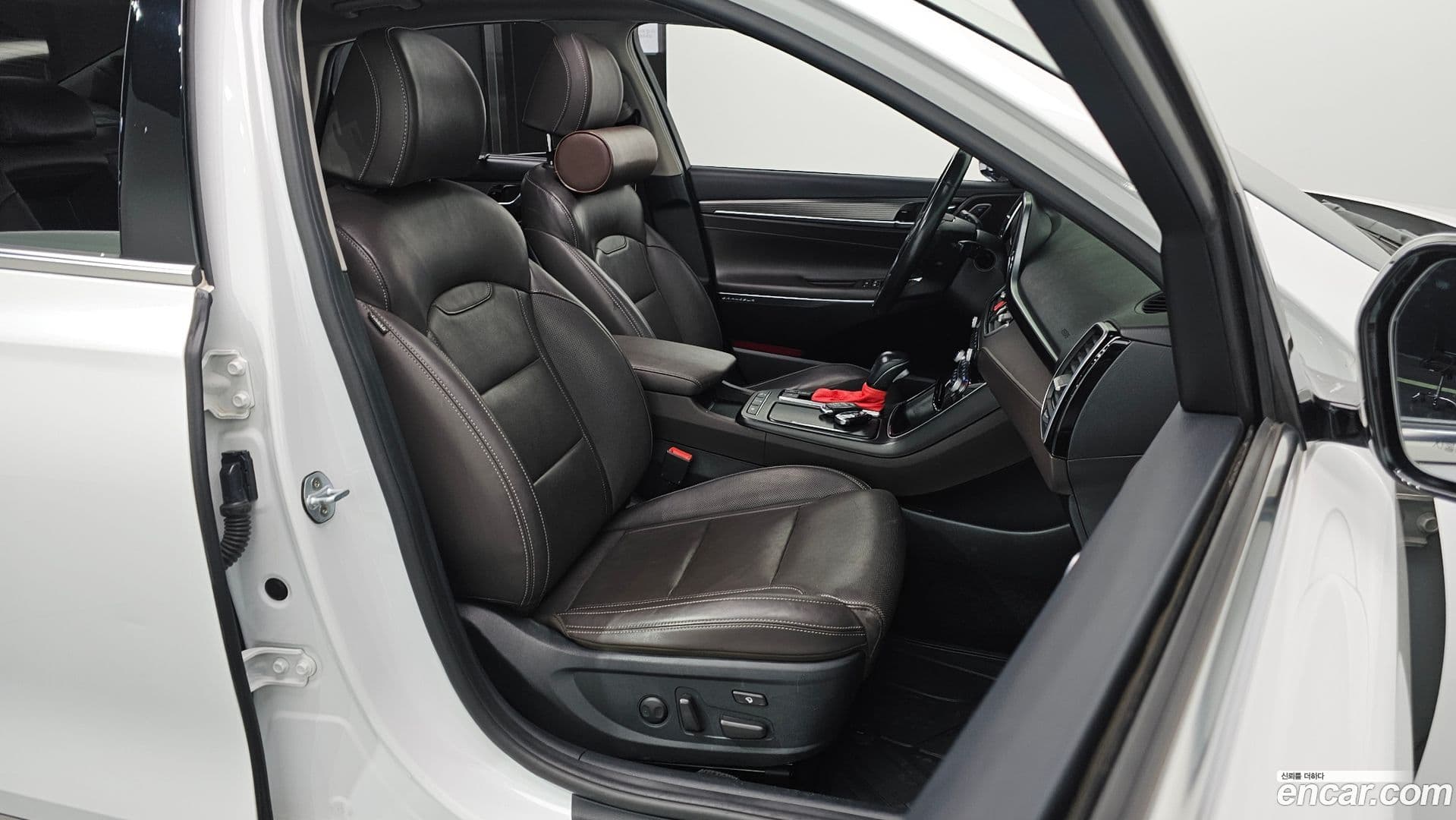 Main__Slider__Photo:Grandeur Hyundai 2018.10-9