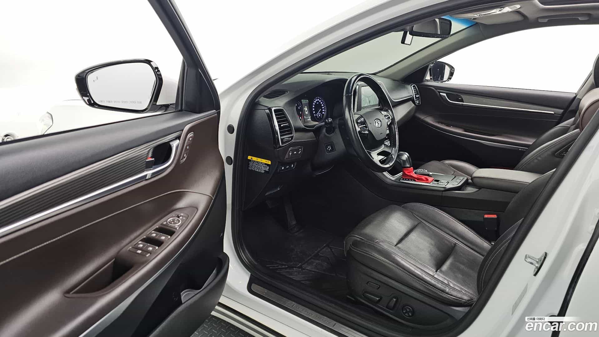 Grandeur Hyundai 2018.10-OPTION-015