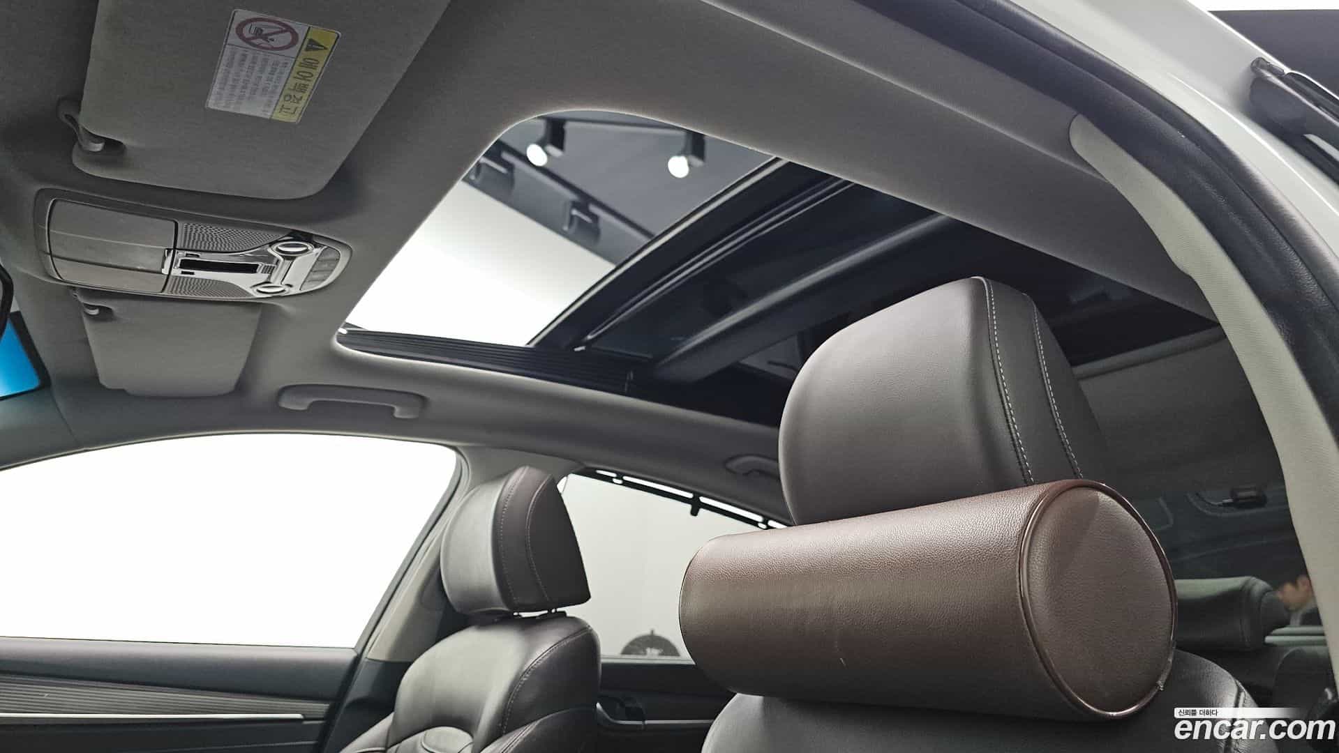 Grandeur Hyundai 2018.10-OPTION-021