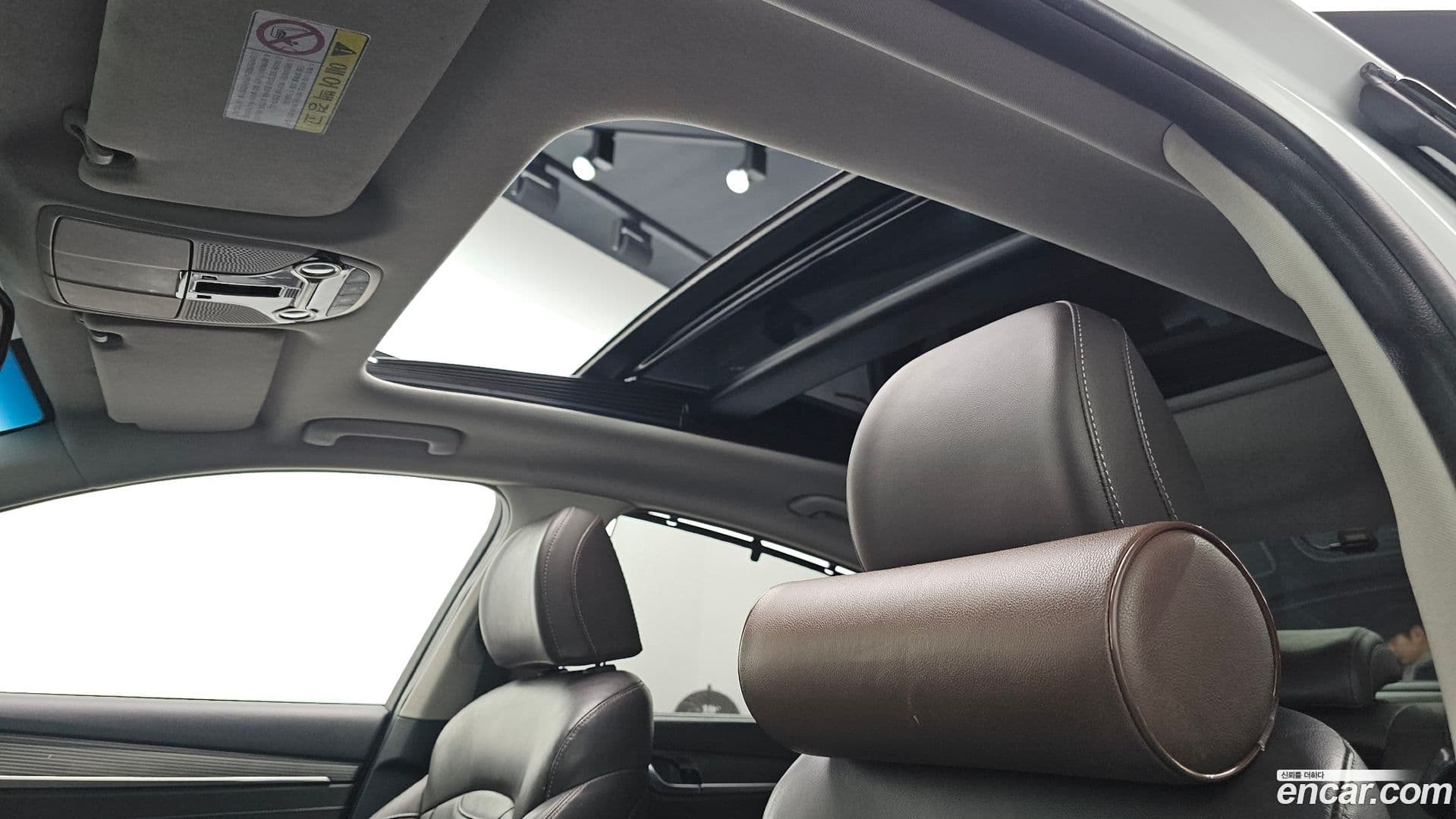 Main__Slider__Photo:Grandeur Hyundai 2018.10-16