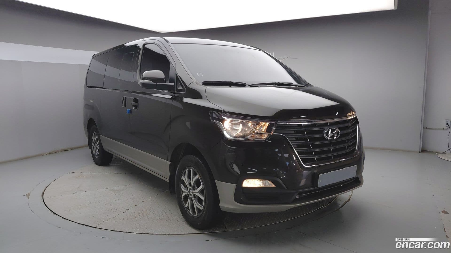 Main__Slider__Photo:Starex Hyundai 2018.10-2