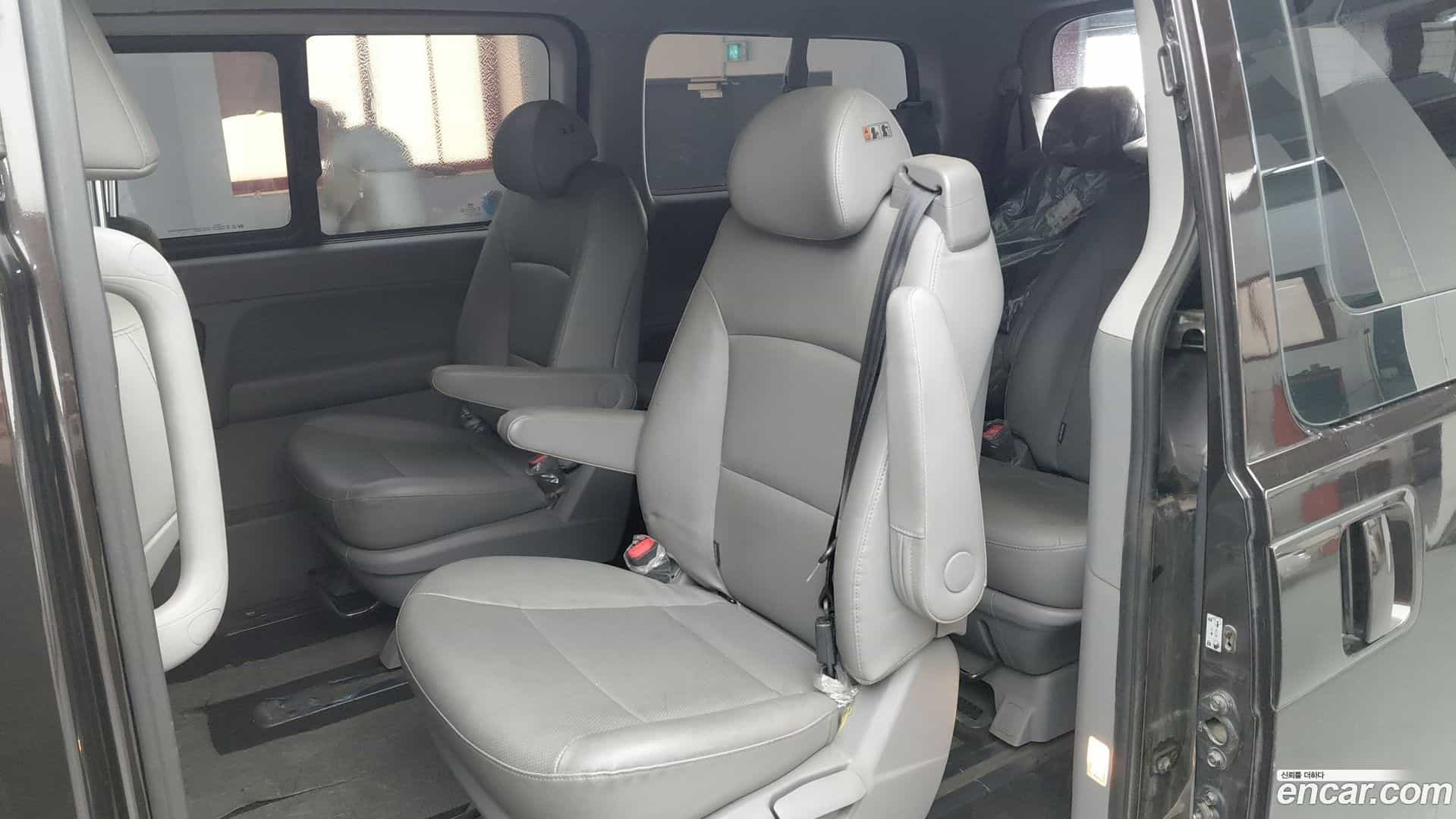 Starex Hyundai 2018.10-INNER-006