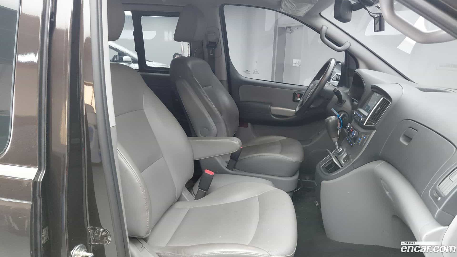 Starex Hyundai 2018.10-INNER-007