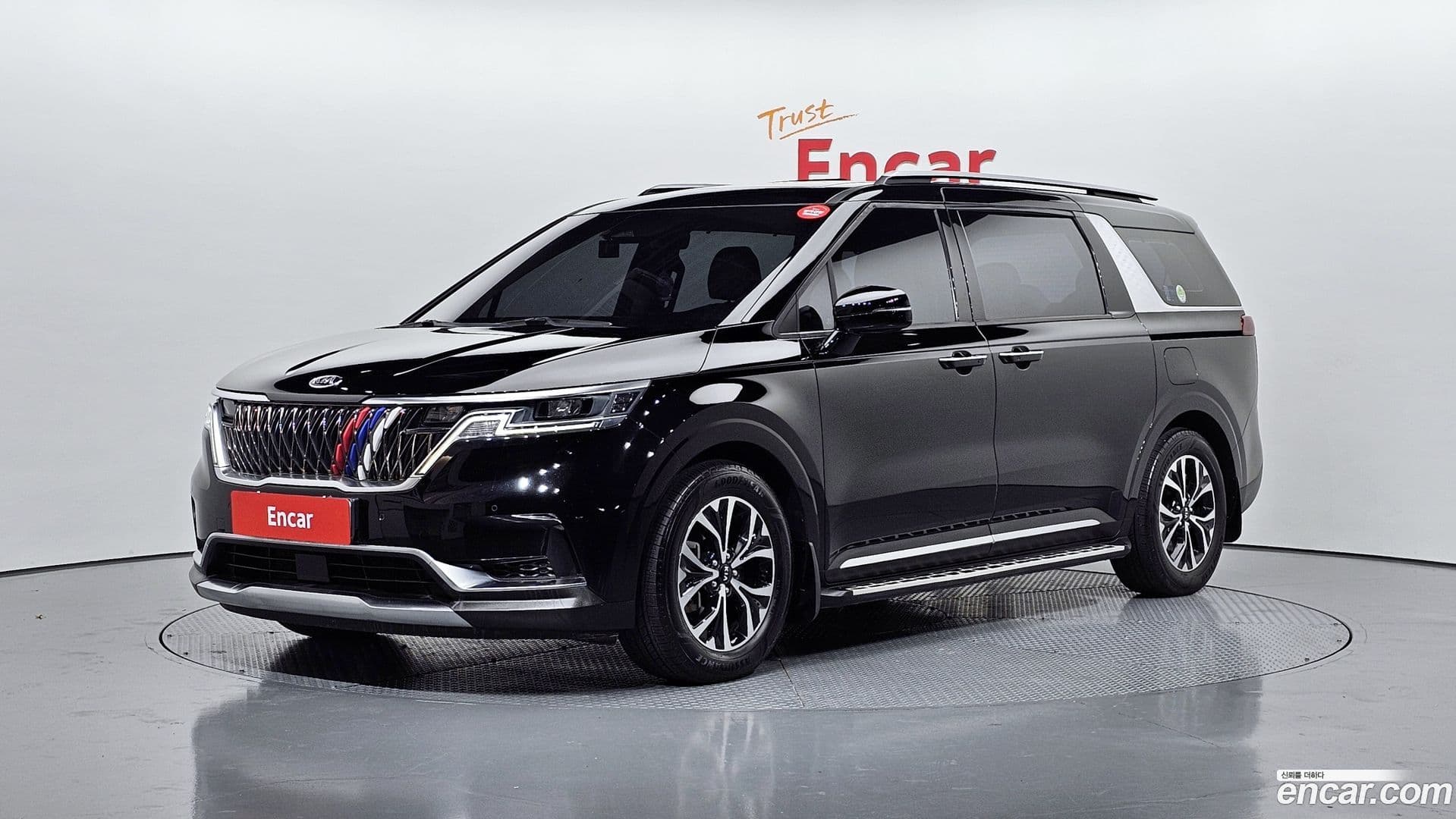 Main__Slider__Photo:Canival Kia 2021.3-0