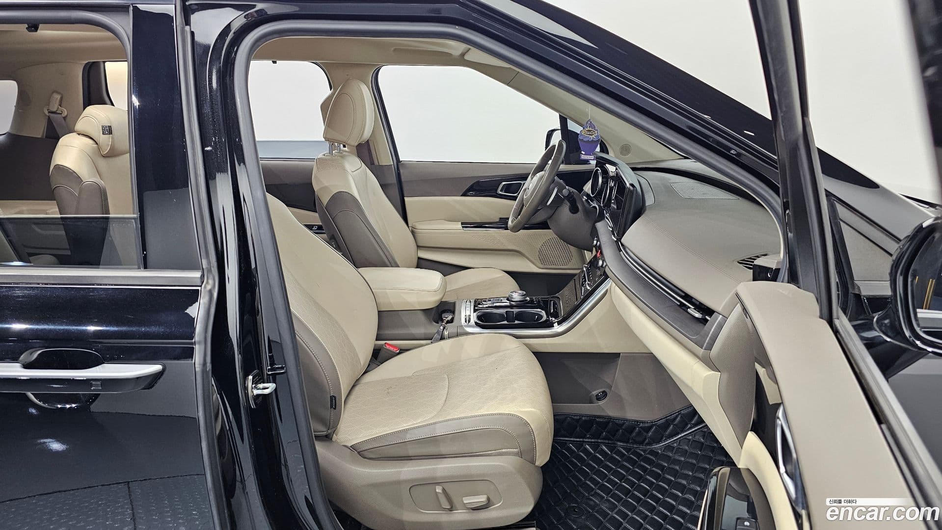 Main__Slider__Photo:Canival Kia 2021.3-9