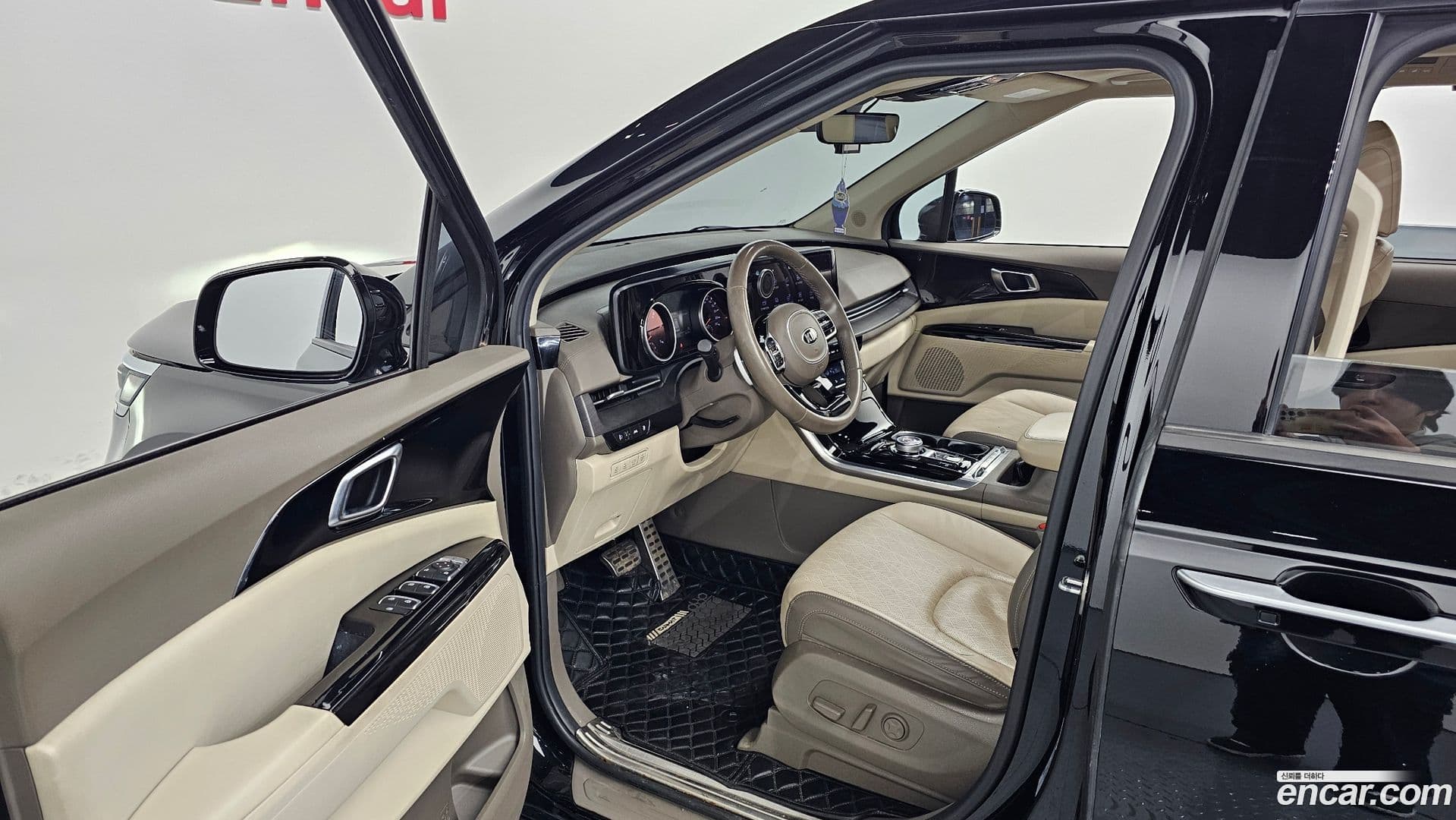 Main__Slider__Photo:Canival Kia 2021.3-10