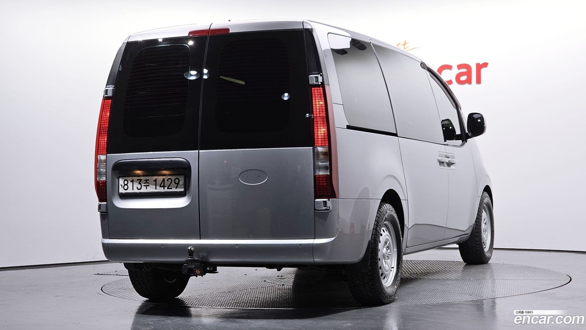 Main__Slider__Photo:Staria Hyundai 2022.10-1