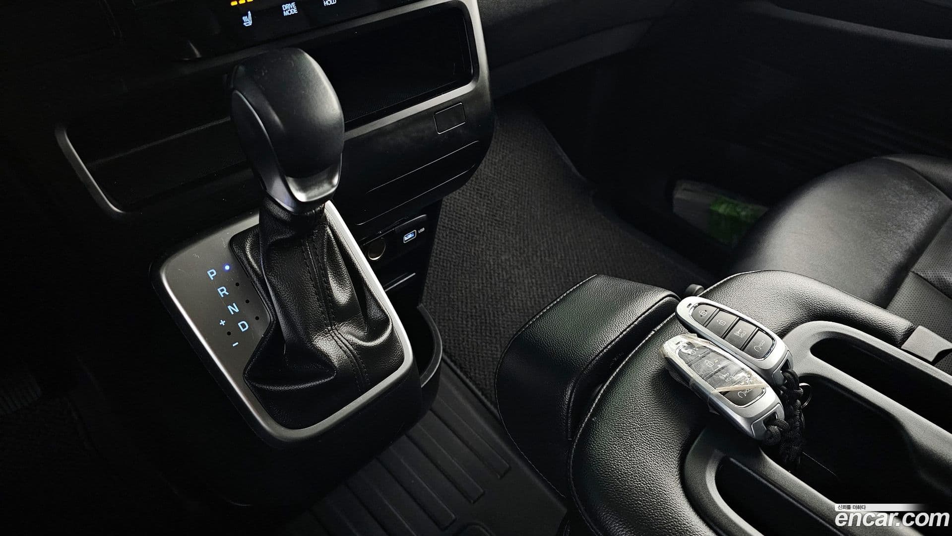 Main__Slider__Photo:Staria Hyundai 2022.10-8