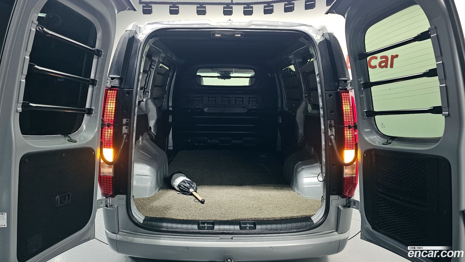 Main__Slider__Photo:Staria Hyundai 2022.10-19