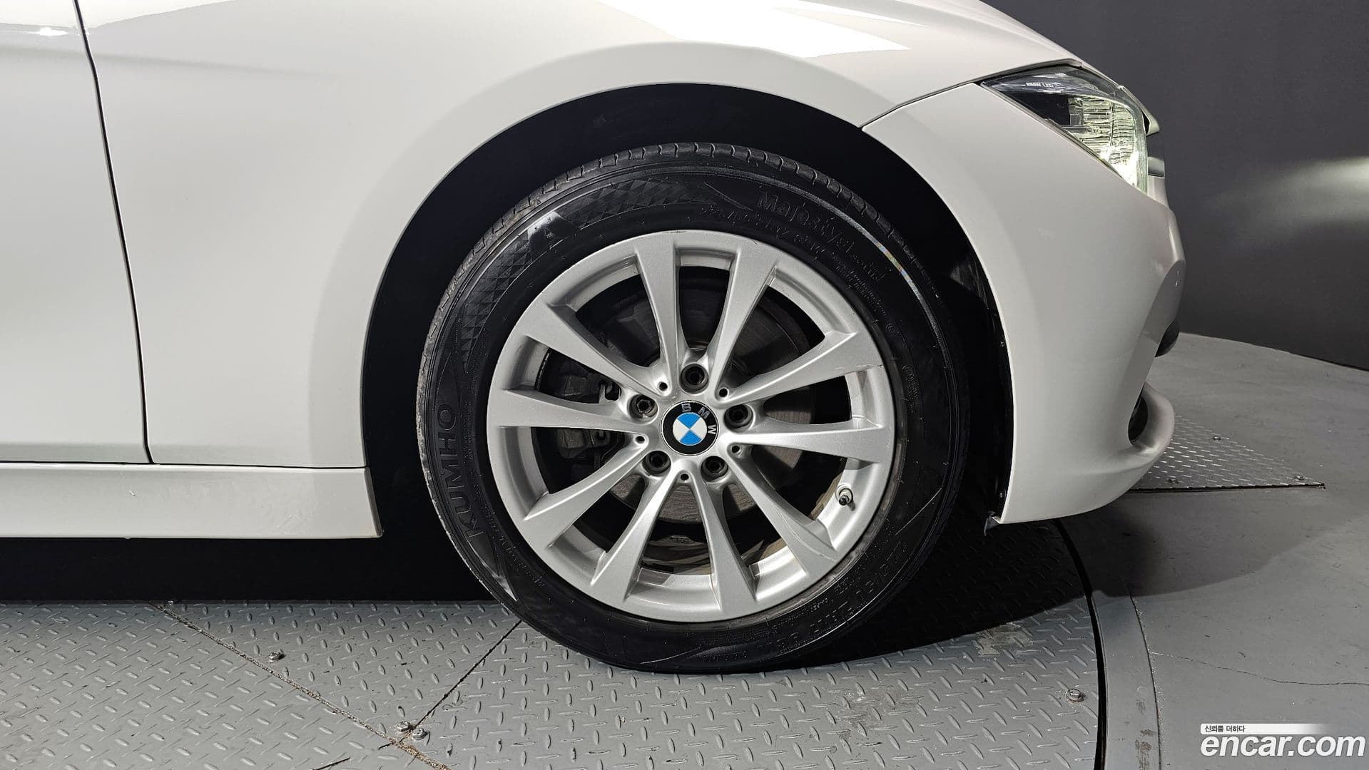 Main__Slider__Photo:3-Series BMW 2017.5-4