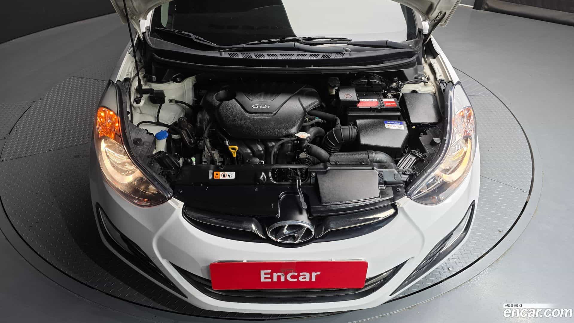 AVANTE Hyundai 2012.2-INNER-006