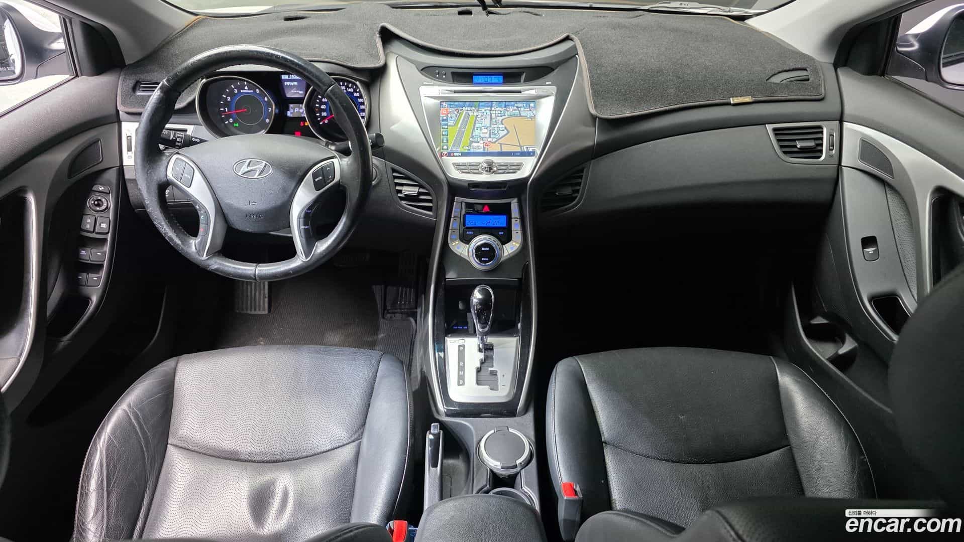 AVANTE Hyundai 2012.2-INNER-007