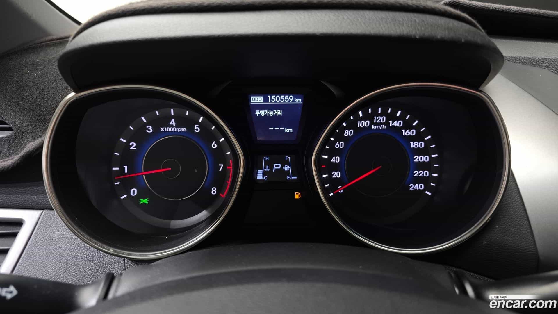 AVANTE Hyundai 2012.2-INNER-008