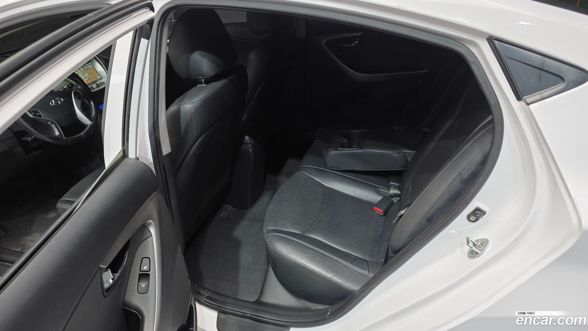 Main__Slider__Photo:AVANTE Hyundai 2012.2-10