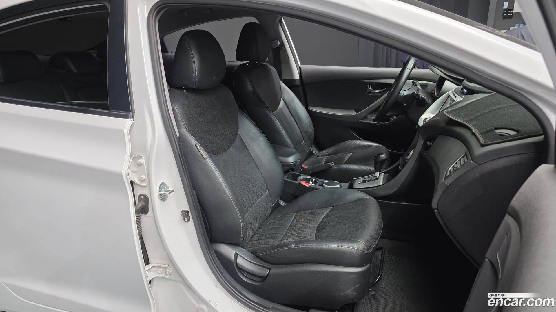 Main__Slider__Photo:AVANTE Hyundai 2012.2-11