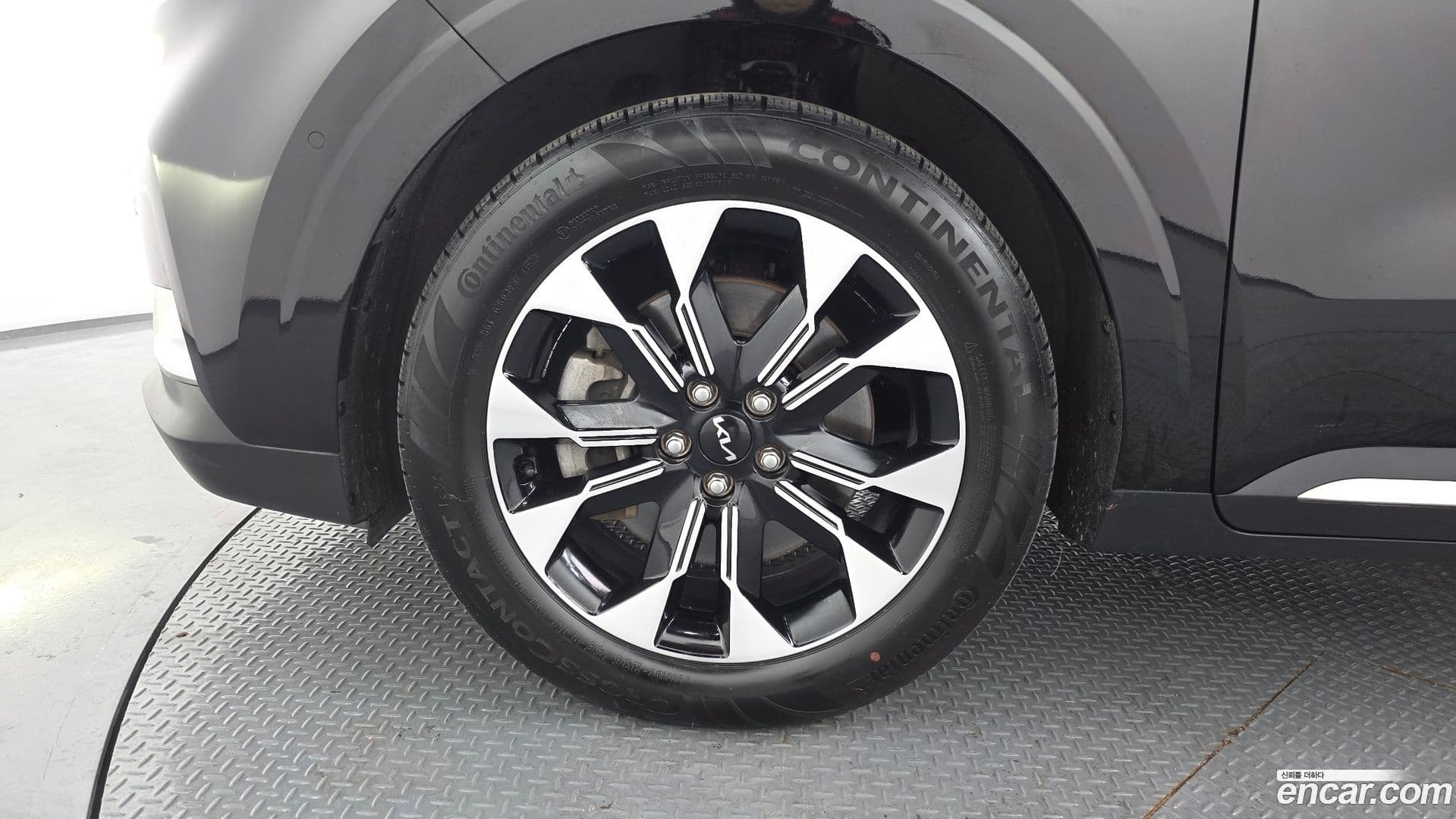 Main__Slider__Photo:Canival Kia 2023.5-4