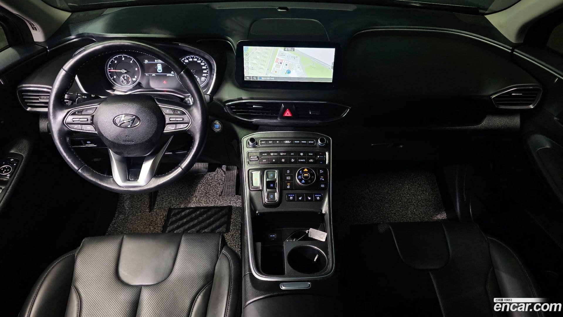 Main__Slider__Photo:Santafe Hyundai 2022.7-6