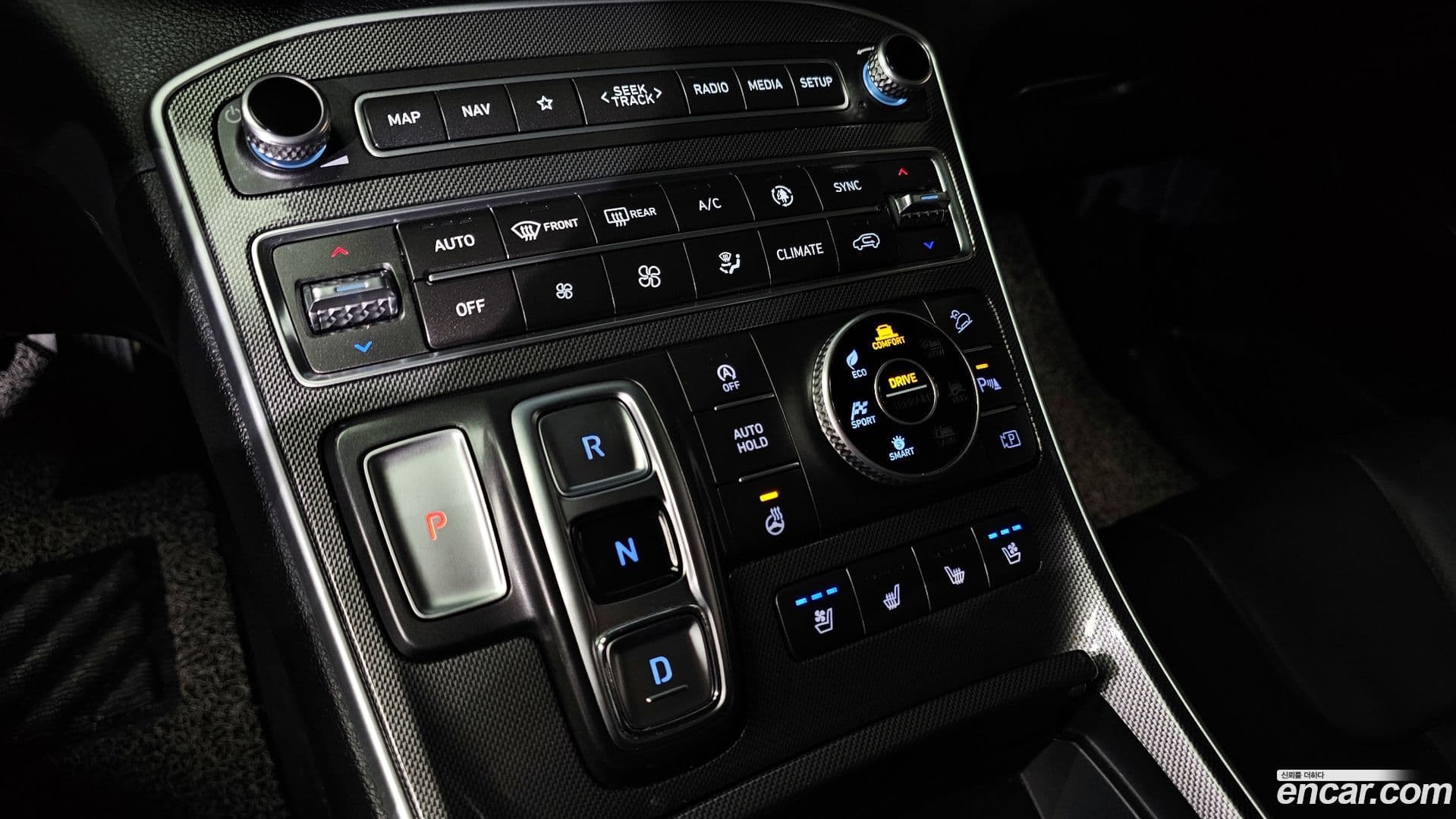 Main__Slider__Photo:Santafe Hyundai 2022.7-8