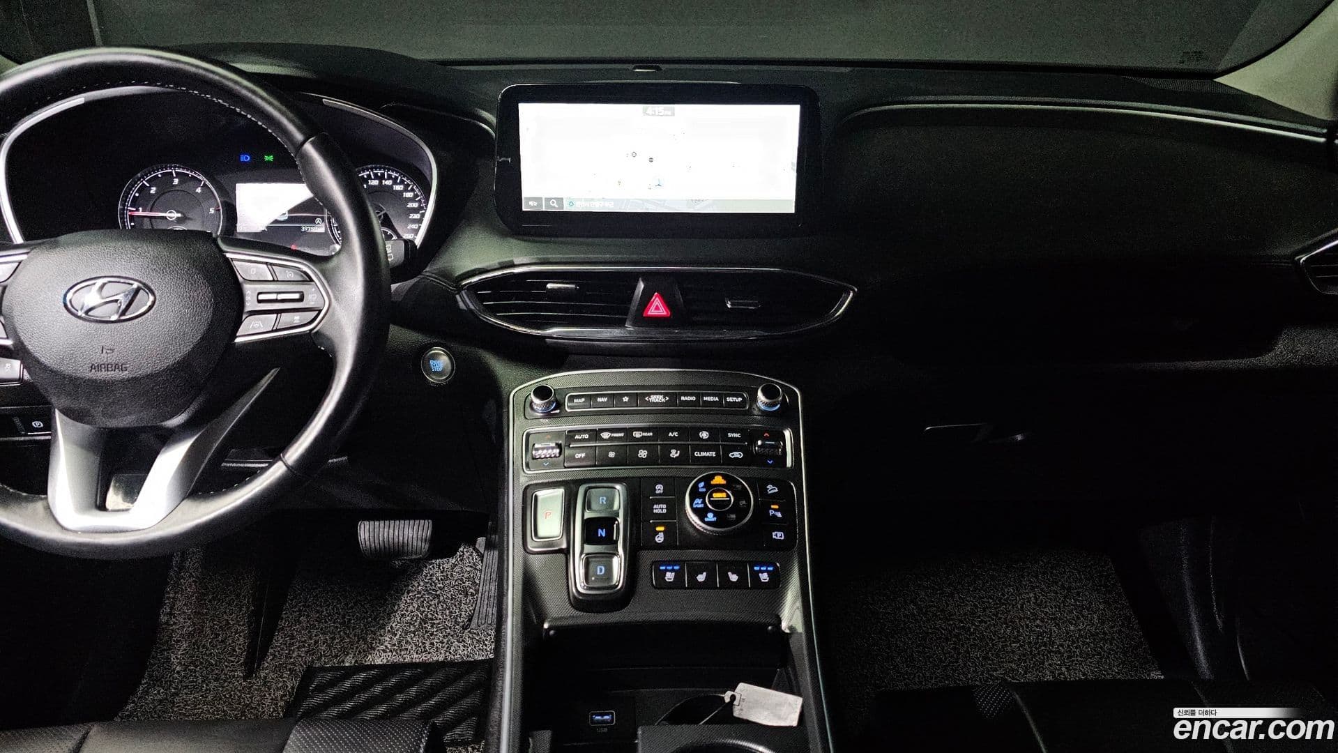 Main__Slider__Photo:Santafe Hyundai 2022.7-19