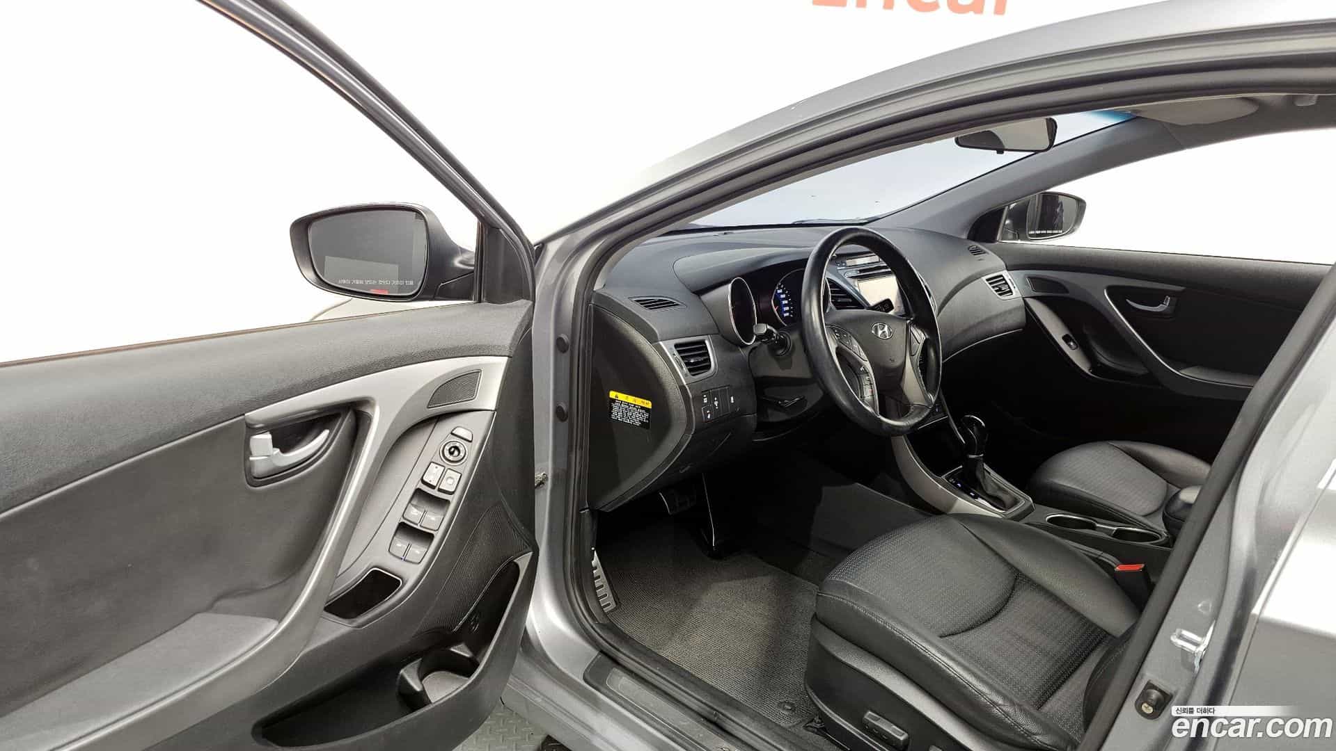 AVANTE Hyundai 2014.0-INNER-010