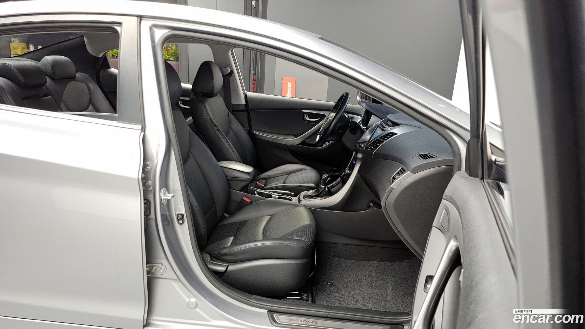 Main__Slider__Photo:AVANTE Hyundai 2014.0-10