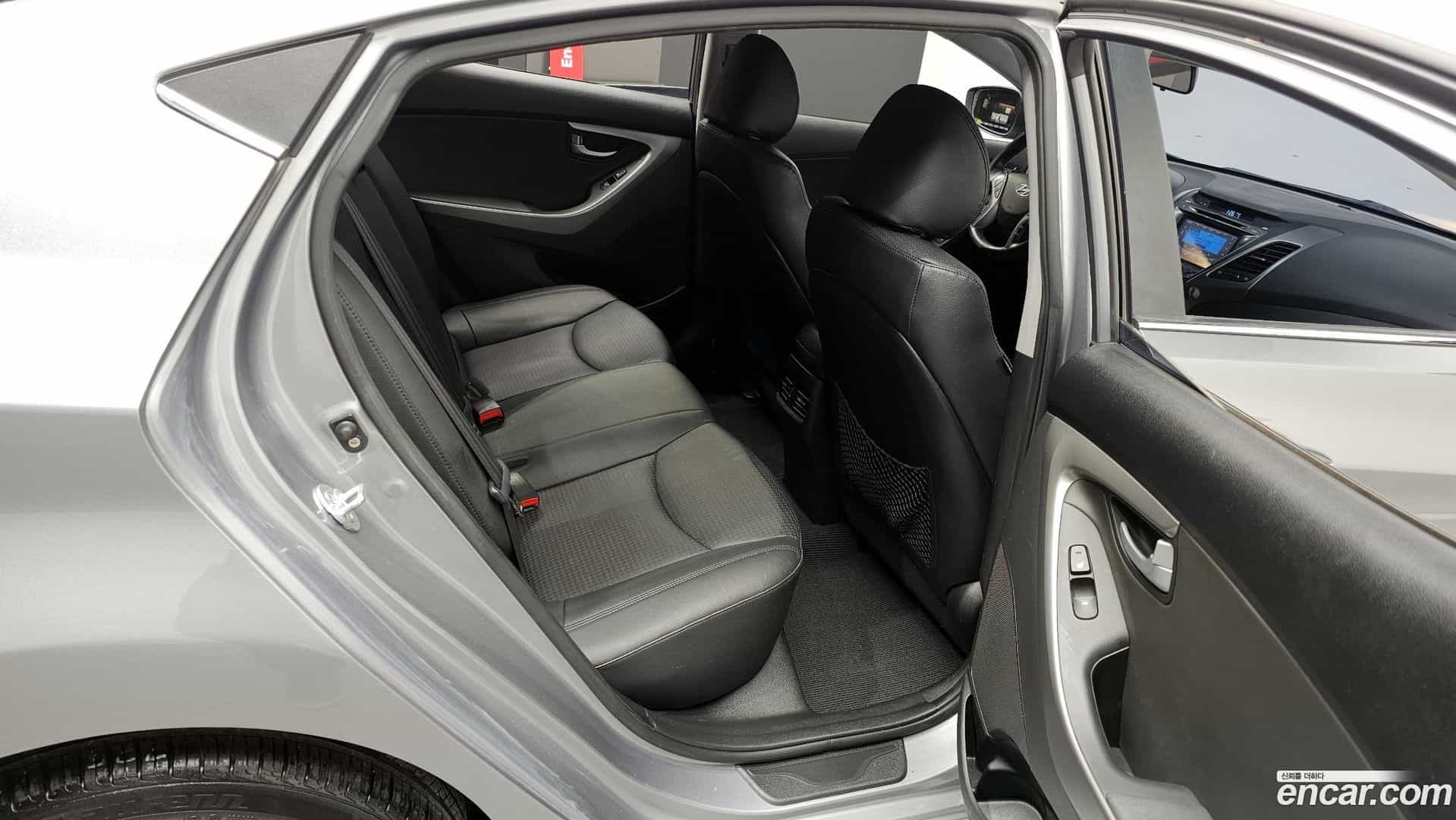 AVANTE Hyundai 2014.0-OPTION-016