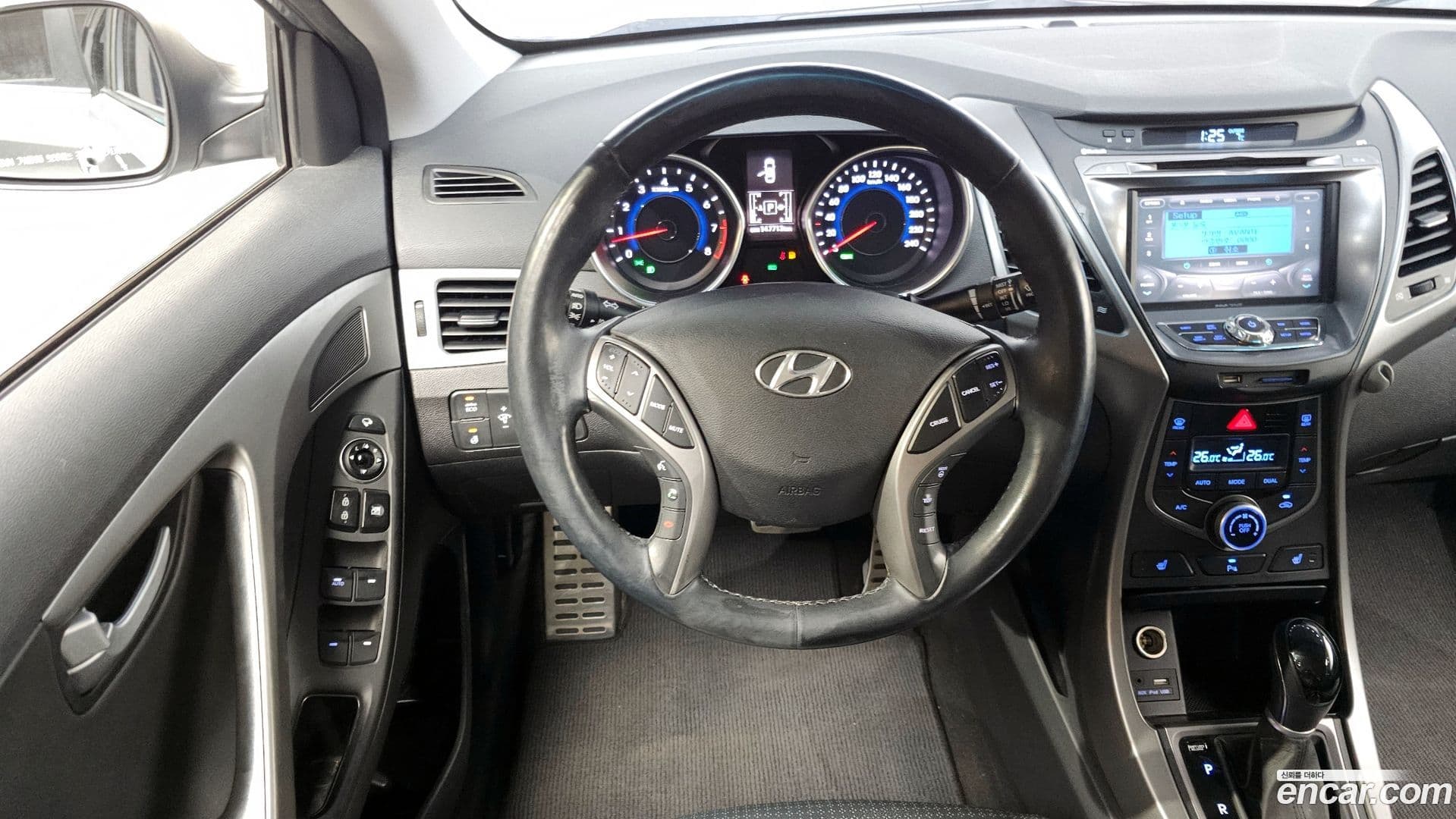 Main__Slider__Photo:AVANTE Hyundai 2014.0-12