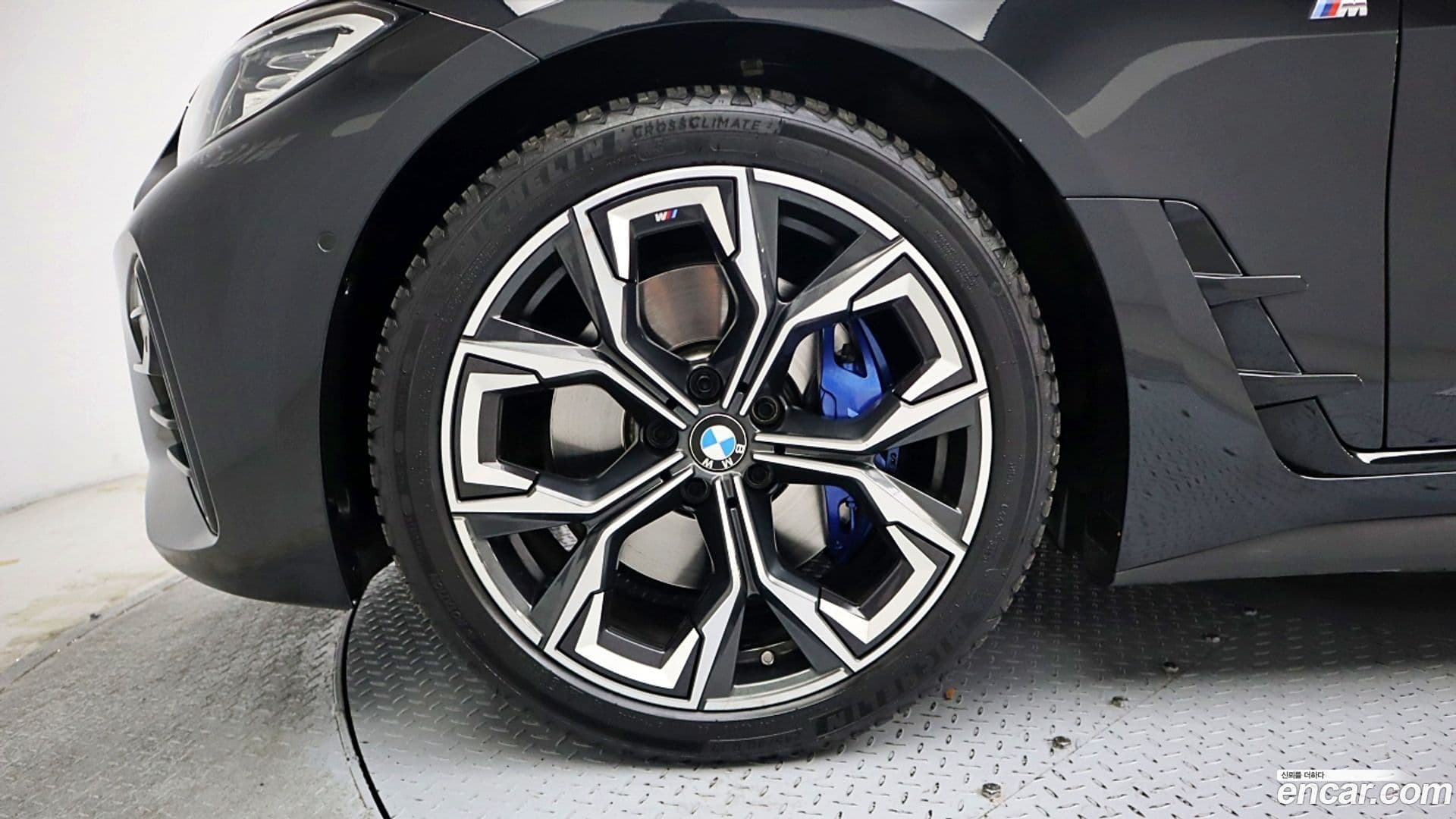 Main__Slider__Photo:4-Series BMW 2023.10-3