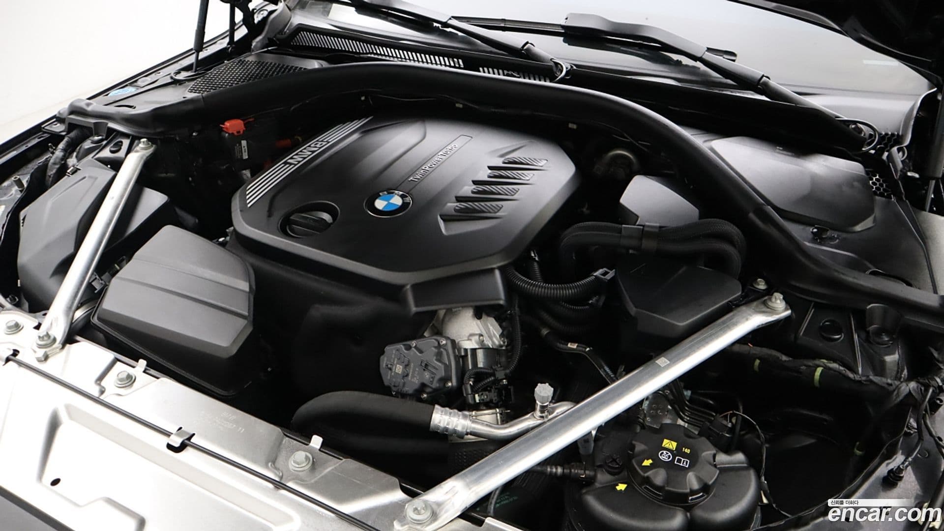 Main__Slider__Photo:4-Series BMW 2023.10-4