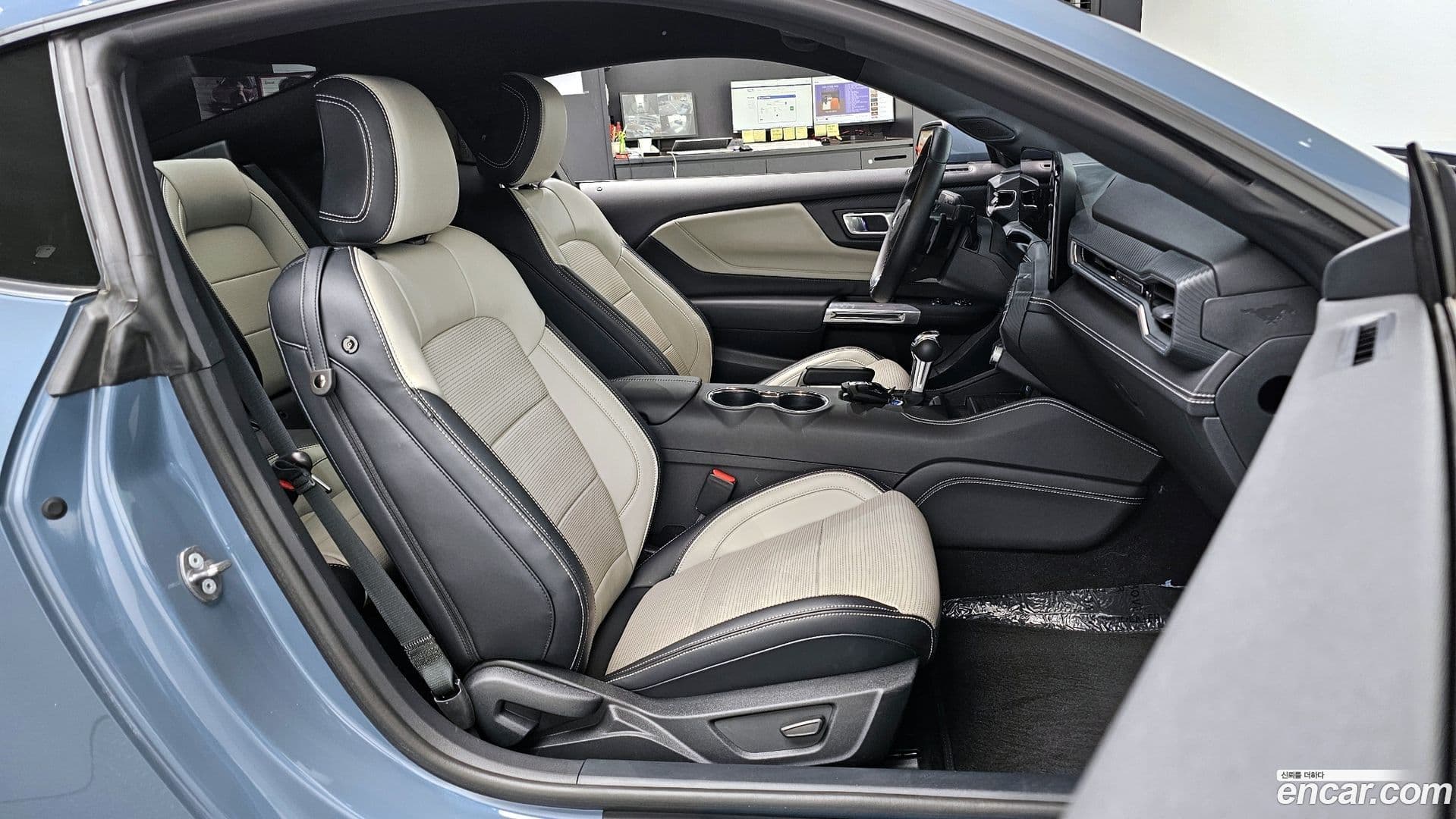 Main__Slider__Photo:Mustang Ford 2024.1-10