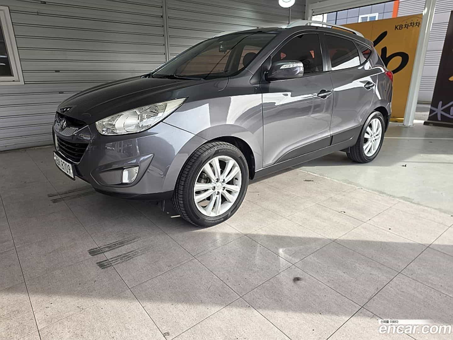 Tucson Hyundai 2010.0-OUTER-001