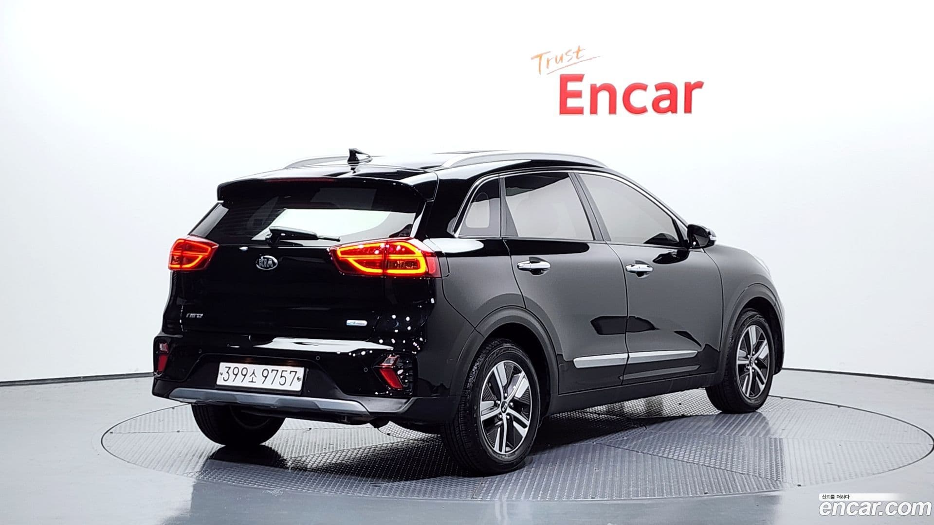 Main__Slider__Photo:Niro Kia 2019.9-1