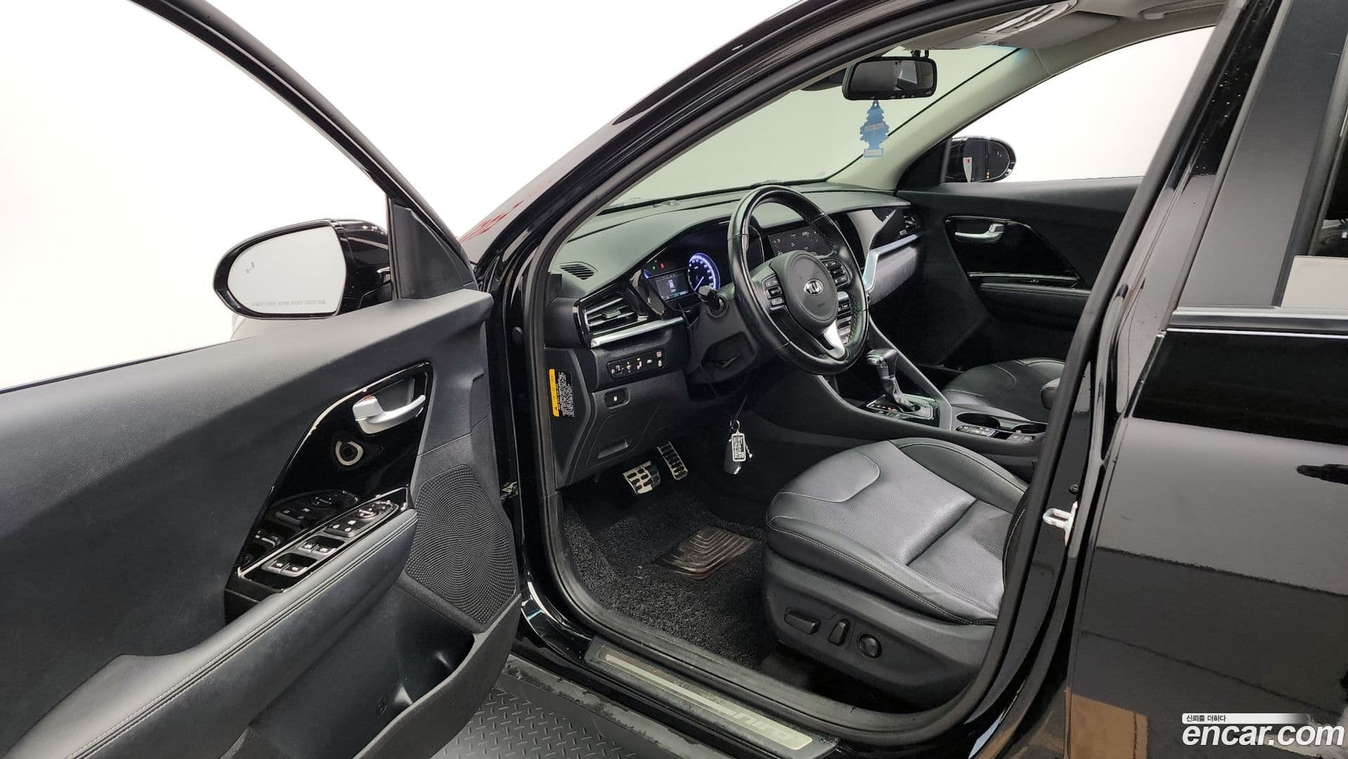 Main__Slider__Photo:Niro Kia 2019.9-9