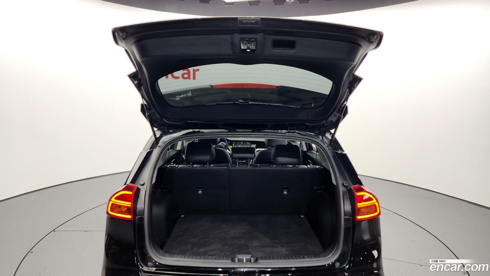 Main__Slider__Photo:Niro Kia 2019.9-19