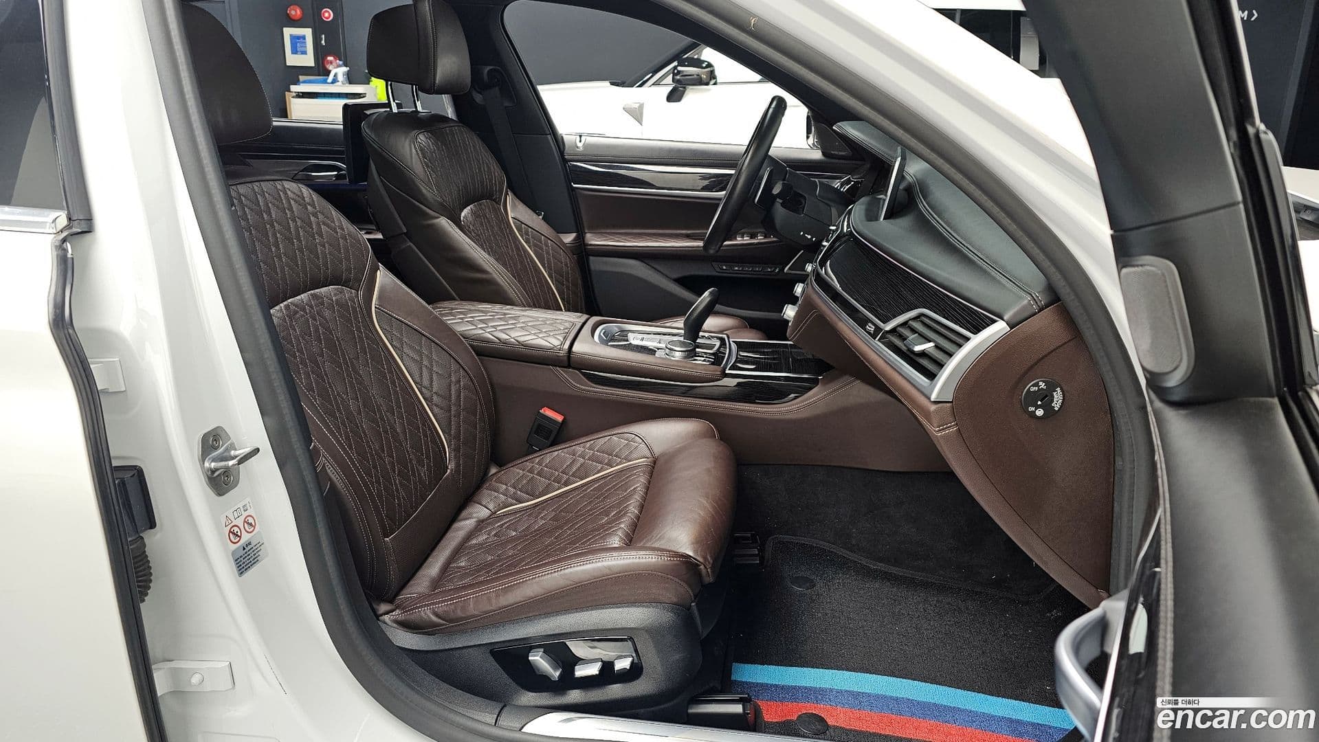 Main__Slider__Photo:7-Series BMW 2019.11-9